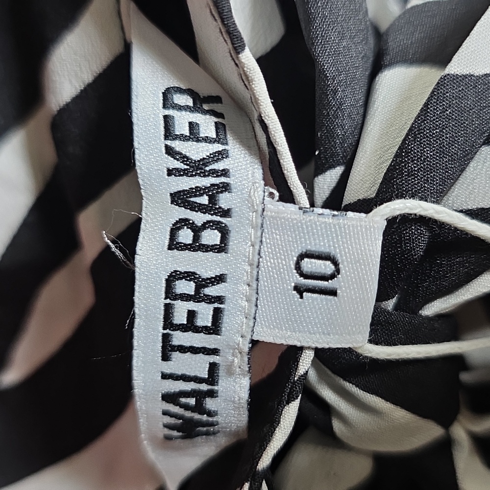Walter Baker Zebra Shorts, Size 10 - Picture 9 of 10